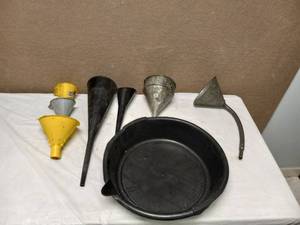 (7) FUNNELS & DRAIN BUCKET