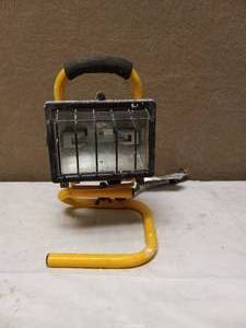 SMALL PORTABLE HALOGEN WORK LIGHT