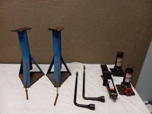JACKS & JACK STANDS