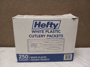 HEFTY WHITE PLASTIC CUTLERY PACKETS