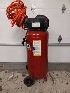 TOOL SHOP 20 GALLON 135 PSI AIR COMPRESSOR