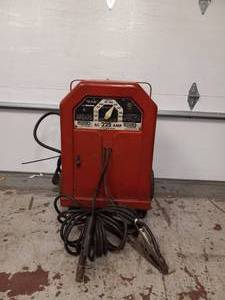 LINCOLN ARC WELDER AC 225 AMP