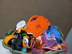 HUGE TOTE OF KIDS TOYS