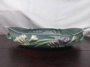 lot 4 image: Vintage Roseville Pottery Green Freesia Console Bowl