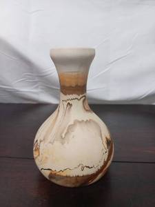 lot 5 image: Nemadji Pottery Vase