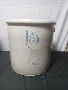lot 2 image: Vintage 15-Gallon Union Stoneware Crock
