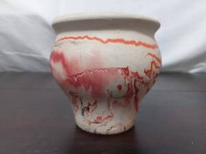 lot 16 image: Nemadji Pottery Vase