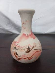 lot 20 image: Nemadji Pottery Vase