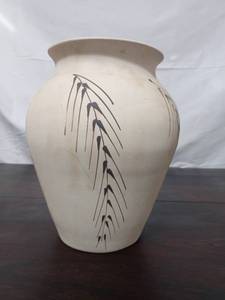 lot 28 image: Southwest Pottery Vase by D Randolph