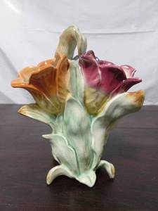 lot 60 image: Ceramic Japanese Vase