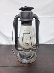 lot 72 image: Vintage Farwell Ozman & Kirk No 2 Barn Lantern