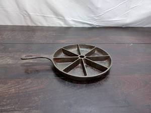 lot 105 image: Lodge Cornbread Skillet nd More