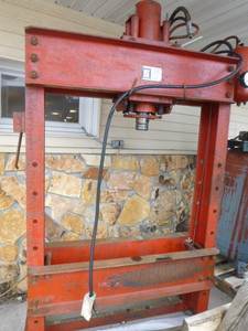 lot 4 image: Nugies Air Operated Press