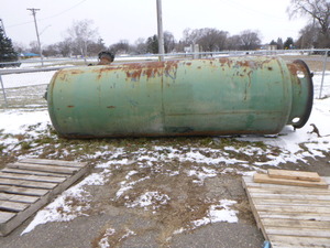 lot 8 image: Tank