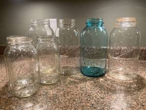 lot 153 image: Mason Jars, Antique and Contemporary, Lot of 25