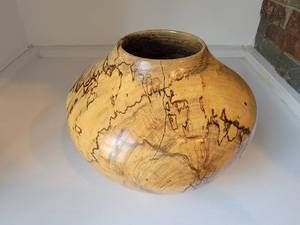 lot 71 image: Pecan Wood Laith Spun Vase
