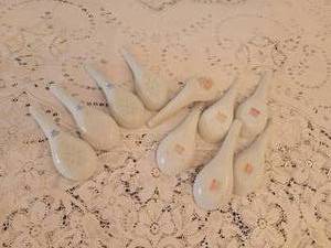 lot 123 image: Porcelain Rice Flower & Painted Table Spoons