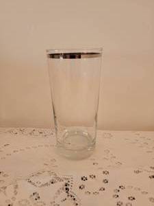 lot 155 image: Contemporary Banded Glass Tumblers