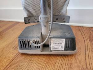 lot 35 image: Oreck Bag Vac