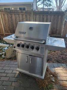 lot 79 image: Ducane Stainless Steel Propane Grill