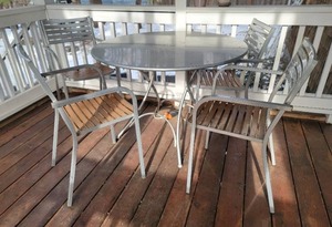 lot 7 image: Brilliant Metal Cafe Seating Set