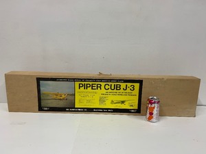 lot 22 image: LARGE Vintage Sig Craftmans PIPER CUB J-3 Balsa Wood RC Model Airplane Kit