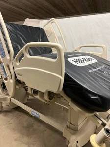 MSRP $28,000 HILL-ROM CAREASSIST ES DIGITAL MEDSURG HOSPITAL BED WCHAIR POSITION, FREE USED HIGH QUALITY MATTRESS THAT PREVENTS BEDSORES  WOW HAND REMOTE CONTROL GREAT WORKING CONDITION SEE YOUTUBE &amp DESCRIPTION