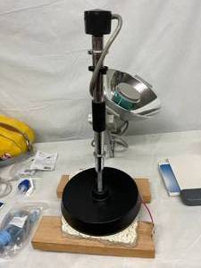 BURTON CAVITRON WALL OR CEILING MOUNTABLE SWING ARM EXAM EXAMINATION LIGHT - GREAT WORKING CONDITION