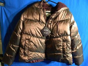lot 52 image: Brand New with Tags  Womens Plus Size Short Puffer Jacket - Ava & Viv (Size X)