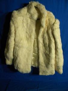 lot 152 image: See Description Vintage White 100% Rabbit Fur Coat (Slight Damage - Read Description)