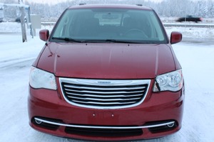 2015 Chrysler Town & Country Touring - Extra Clean