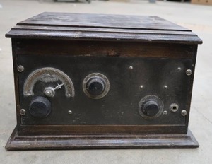 VINTAGE RADIO