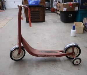 HARD TO FIND RETRO RED RADIO FLYER SCOOTER