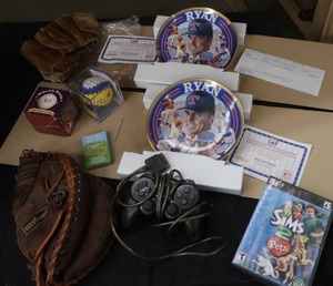 VINTAGE BASEBALL AND GAMING LOT