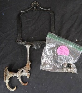 VINTAGE COAT HOOK & BRACKET