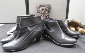 WOMANS SHOES