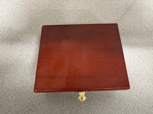 Knife Pheasant Knife broken wood case