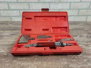lot 353 image: Snap-on Air Powered Scraper Kit - Model PGS1004