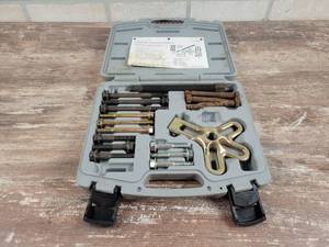 lot 354 image: Evercraft Harmonic Balancer Puller Kit - Model 776-8037