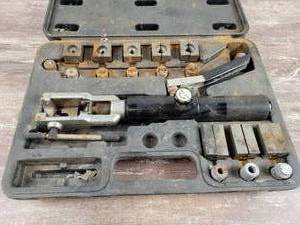 lot 356 image: Blue-Point Flaring Tool Set - Model TF600A