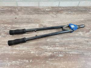 lot 365 image: TOOL-AID Riveter
