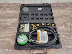 lot 379 image: Snap-on Oil Pressure Gauge Set - Part No. MT37A