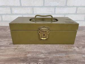 lot 398 image: Vintage HOBART Metal Mfg. Tool Box - Minneapolis MN - Approx. 14 x 6 x 5