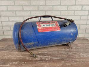 lot 399 image: Portable Air Tank - Approx. 25 x 12 Diameter - NO SHIPPING