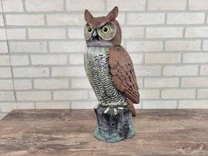 lot 401 image: Poly weighted Owl Decoy - Swiveling Head - Approx. 19 Tall - NO SHIPPING
