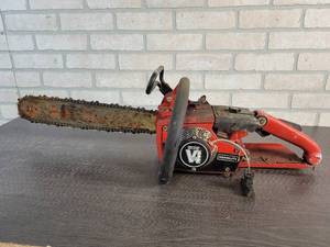 lot 460 image: HOMLITE Gas Chainsaw - Model VI Super Mini - NO SHIPPING