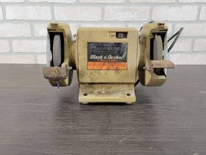 lot 475 image: Black & Decker 5 Bench Grinder