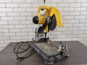 lot 483 image: DeWalt DW871 14 Chop saw - NO SHIPPING