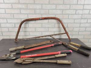 lot 512 image: Tree Saw, Pruners and More - NO SHIPPING