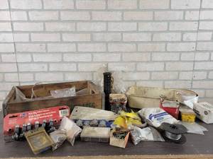 lot 522 image: Battery Terminals, Hardware, Flashlight and More - NO SHIPPING